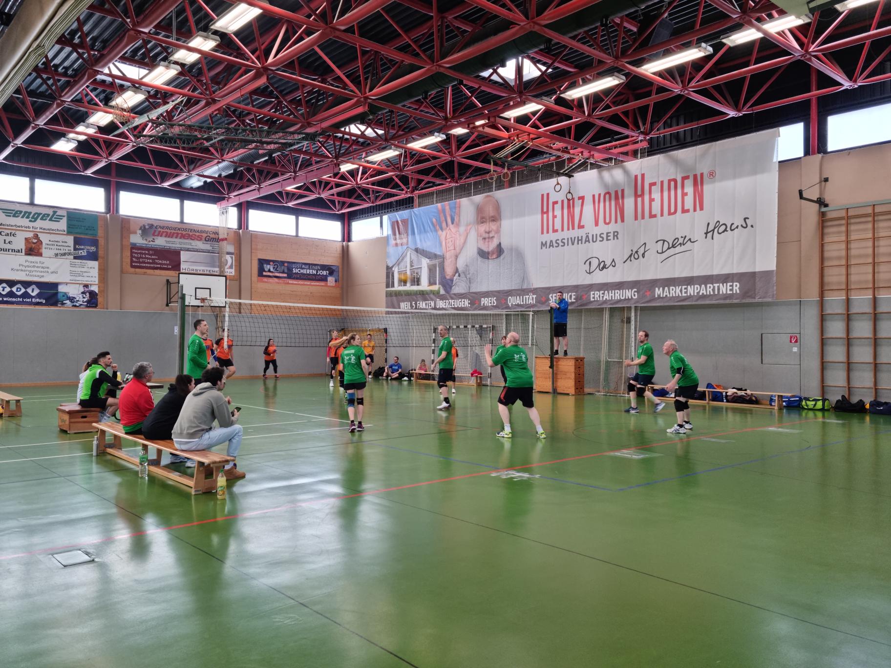 Volleyballspielszene beim Turnier