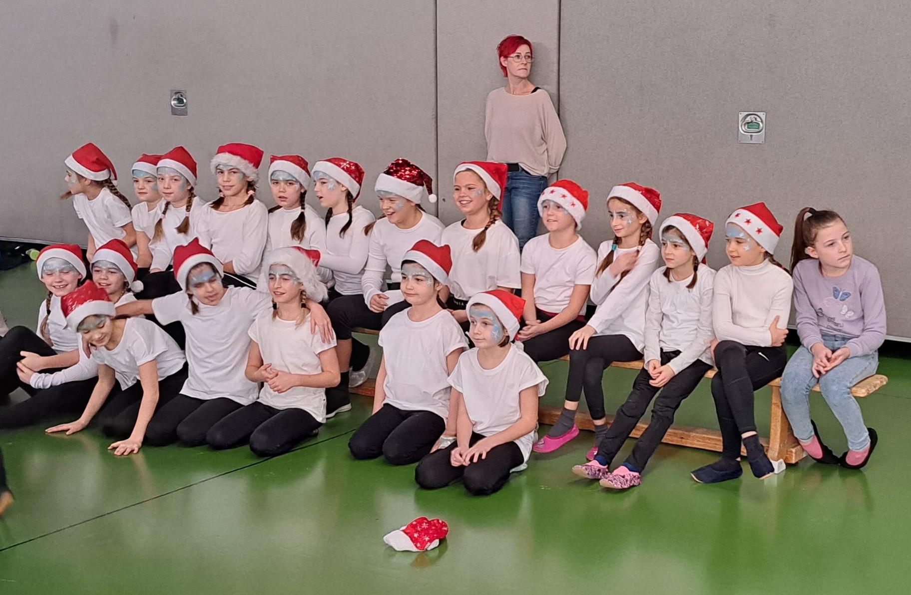 gruppe_maedchen_7-12_20231203_145903